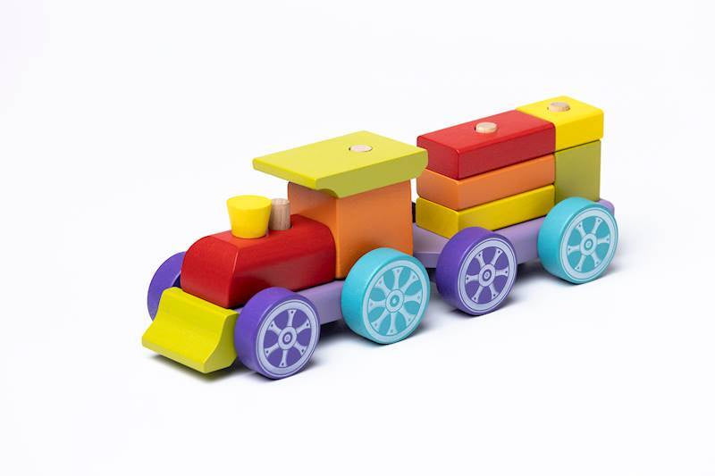 Tęczowy pociąg express z drewnianych klocków od Cubika - klocki.