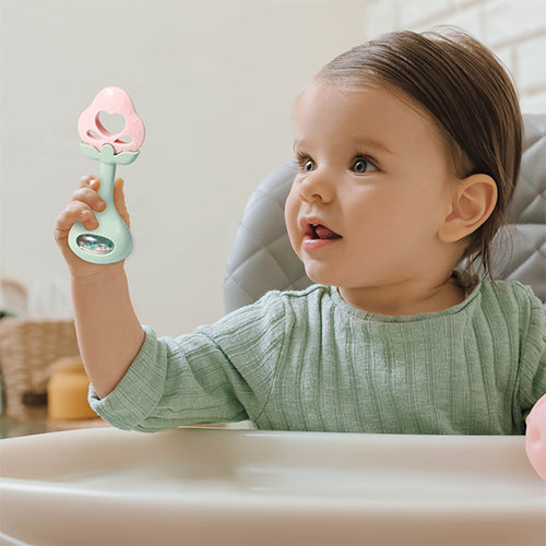 Edukacyjny gryzak z grzechotką "STRAWBERRY" od Babyono 3m+