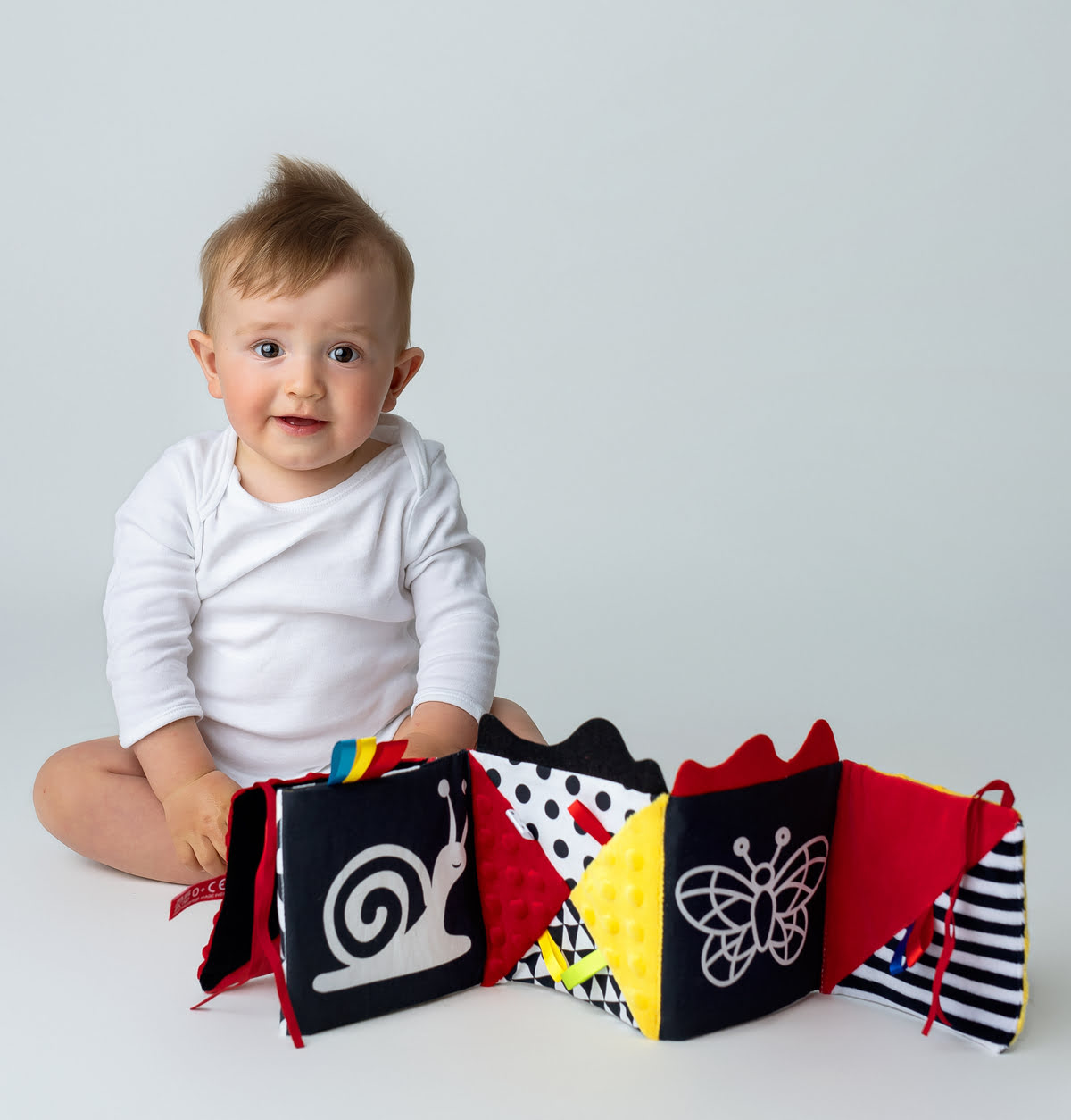 Książeczka Sensoryczna dla Maluszka od Mom`s Care 0+