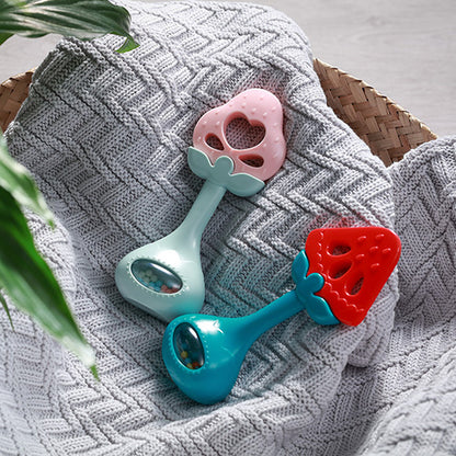 Edukacyjny gryzak z grzechotką "STRAWBERRY" od Babyono 3m+